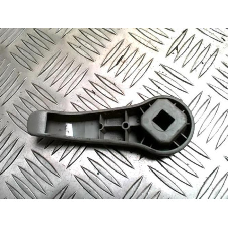 Manivelle de leve vitre RENAULT TWINGO 1 PHASE 3 d’occasion