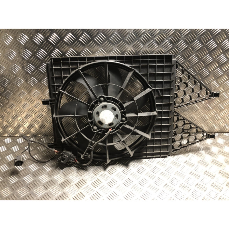 Moto ventilateur radiateur VOLKSWAGEN POLO 5 PHASE 1 d’occasion