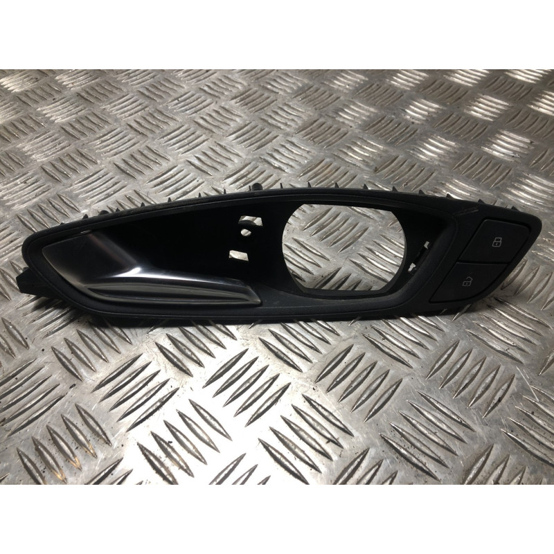 Poignee interieur avant gauche AUDI A1 1 PHASE 1 d’occasion