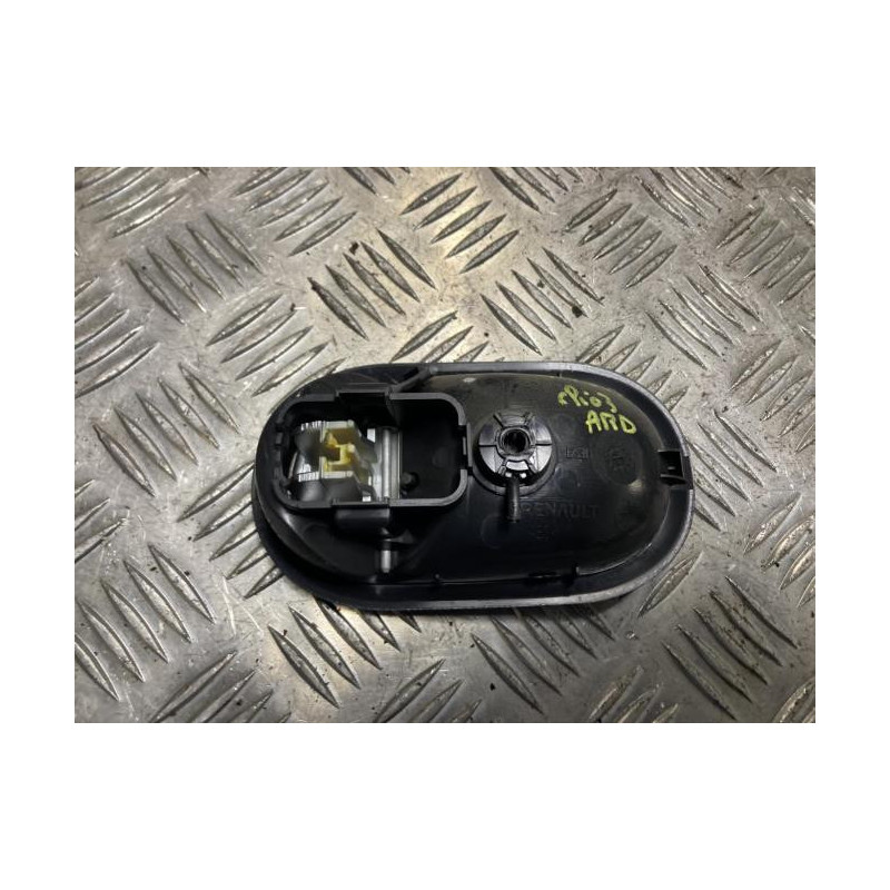 Poignee interieur arriere droit RENAULT CLIO 3 PHASE 1 d’occasion