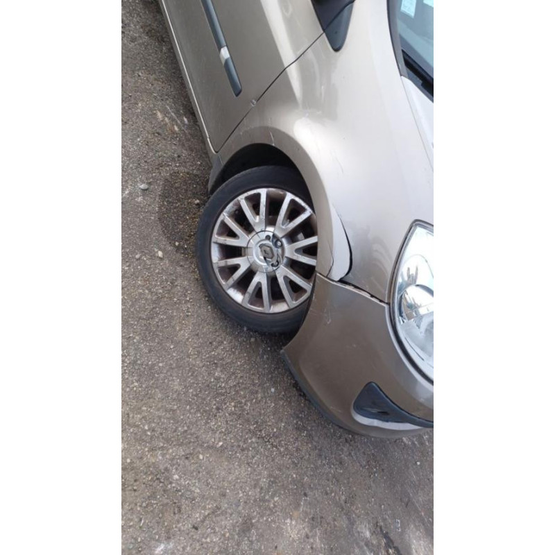 Poignee interieur arriere droit RENAULT CLIO 3 PHASE 1 d’occasion