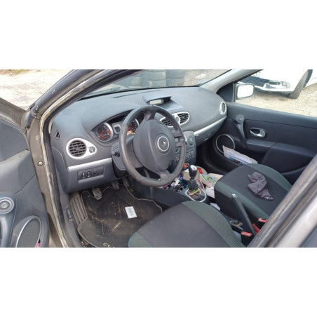 Poignee interieur arriere droit RENAULT CLIO 3 PHASE 1 d’occasion