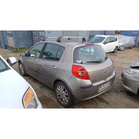 Poignee interieur arriere droit RENAULT CLIO 3 PHASE 1 d’occasion