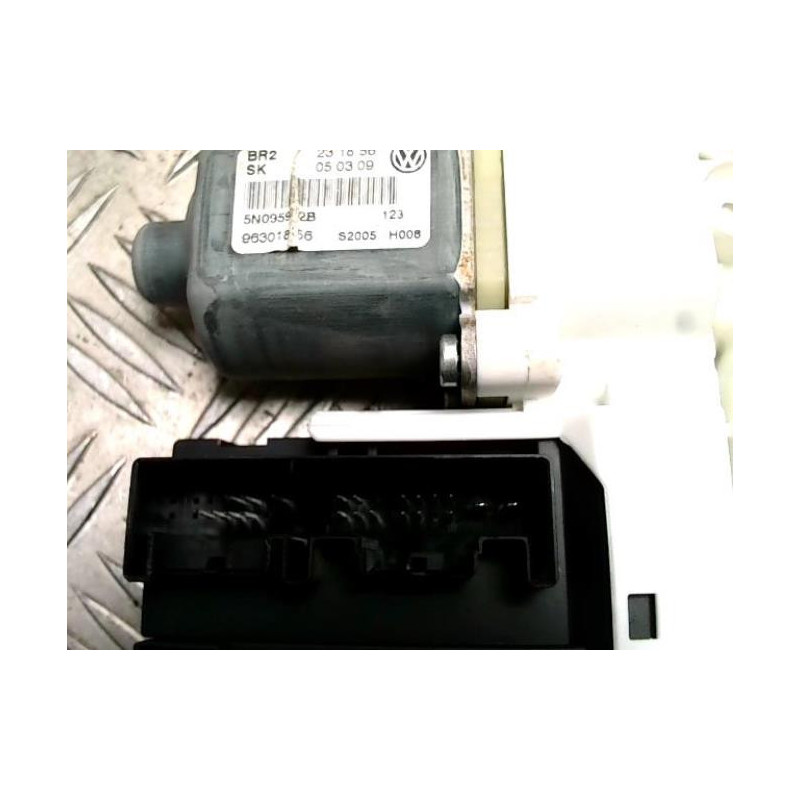 Moteur leve vitre avant droit VOLKSWAGEN TIGUAN 1 PHASE 1 d’occasion
