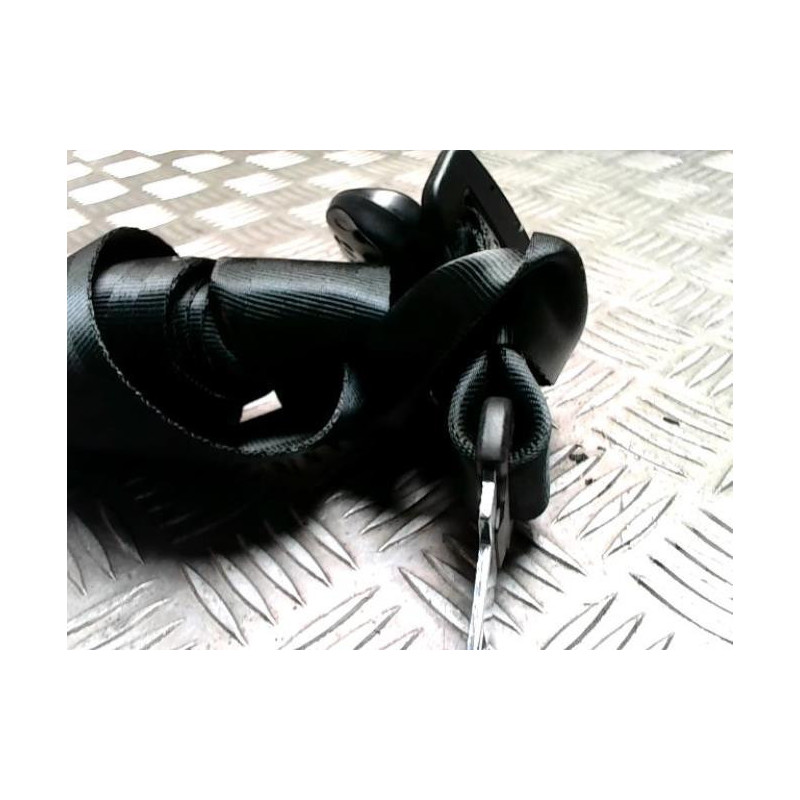 Ceinture arriere centrale DACIA DUSTER 1 PHASE 2 d’occasion