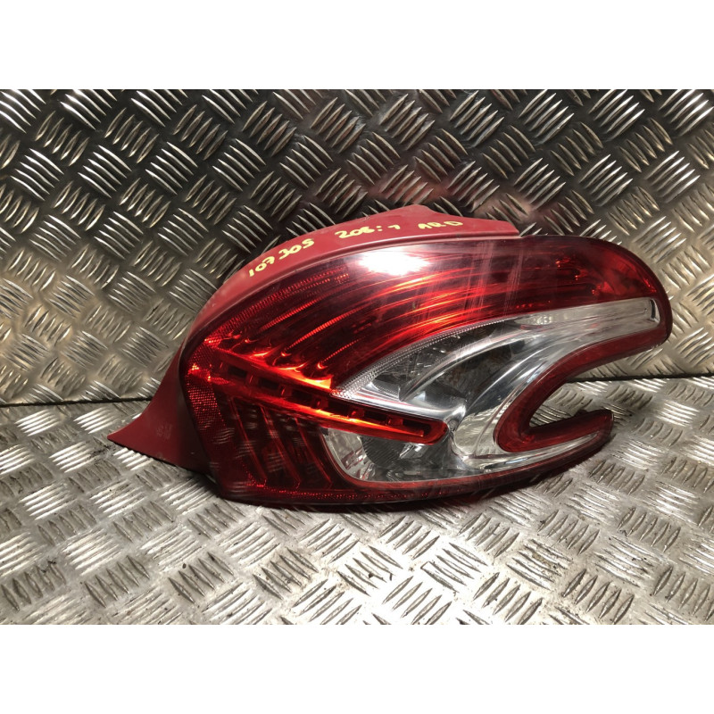 Feu arriere principal droit (feux) PEUGEOT 208 1 PHASE 1 d’occasion