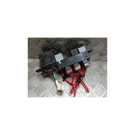 Porte fusible VOLKSWAGEN GOLF 4 d’occasion