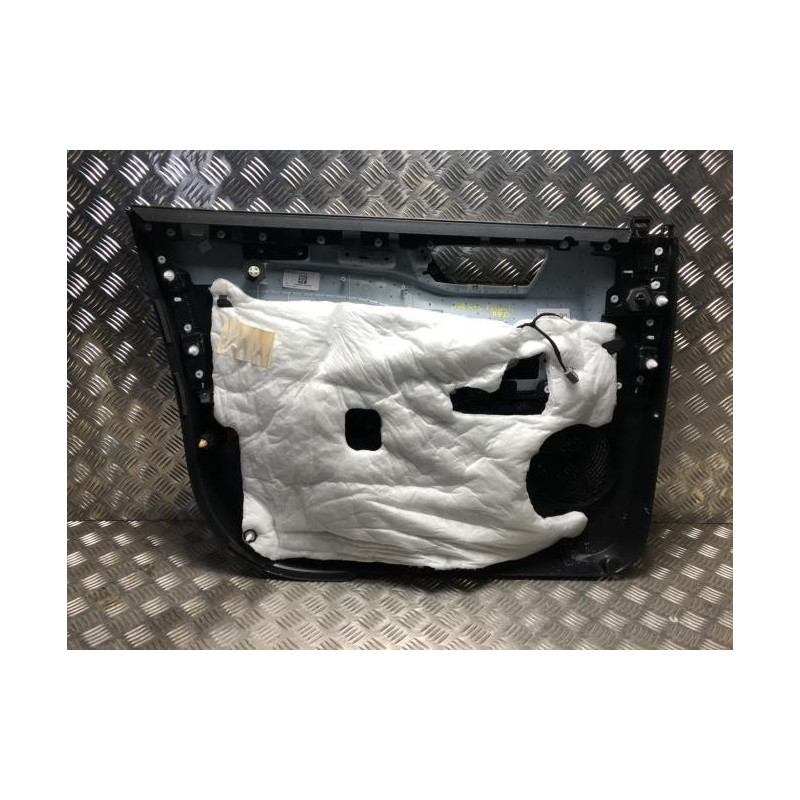 Panneau de porte avant droit FORD FOCUS 4 PHASE 1 d’occasion