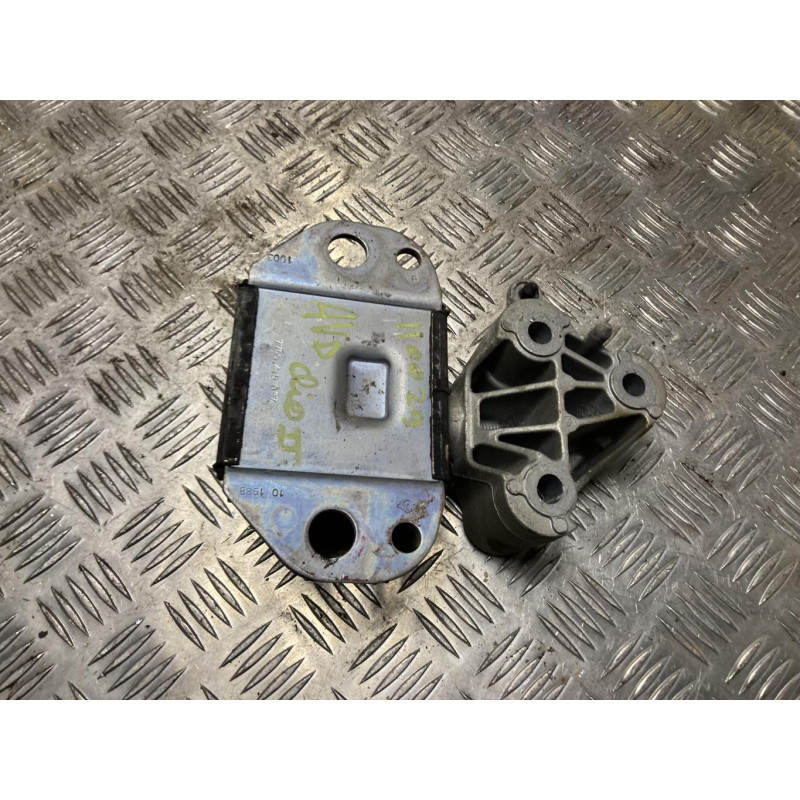 Support moteur droit RENAULT CLIO 2 CAMPUS PHASE 2 d’occasion