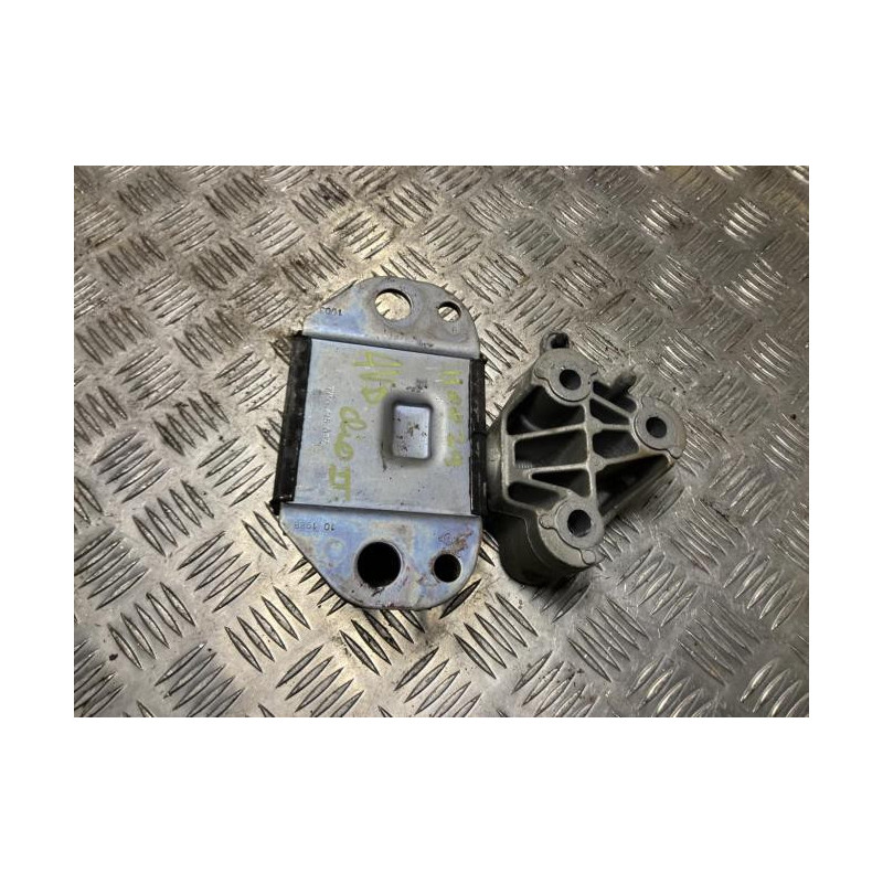 Support moteur droit RENAULT CLIO 2 CAMPUS PHASE 2 d’occasion