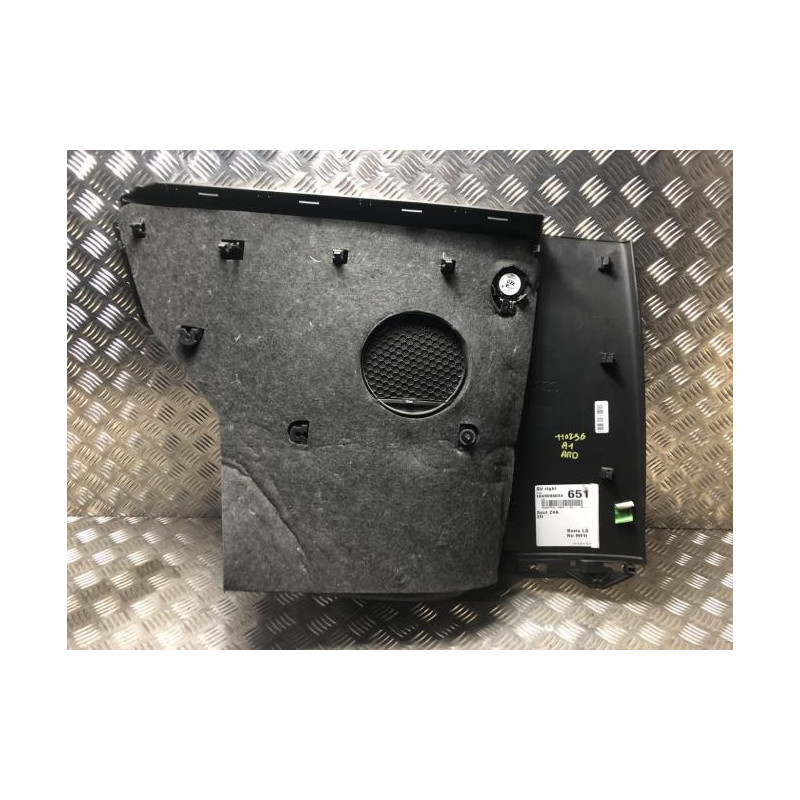 Panneau de porte arriere droit AUDI A1 1 PHASE 1 d’occasion