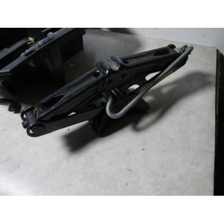 Cric (Ensemble depannage) PEUGEOT 208 1 PHASE 1 d’occasion