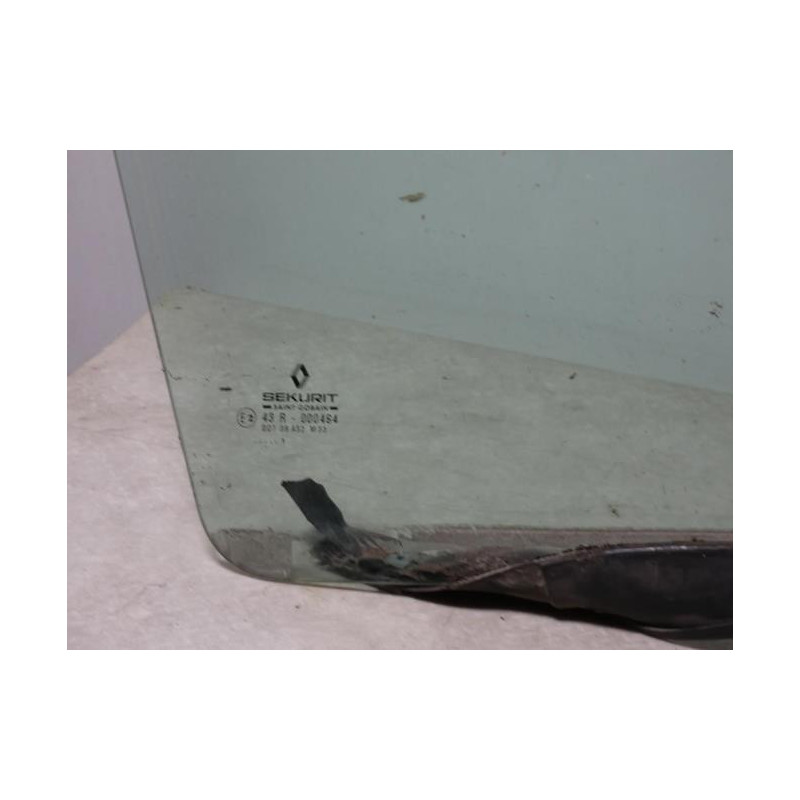 Vitre avant droit RENAULT R21 PHASE 2 d’occasion
