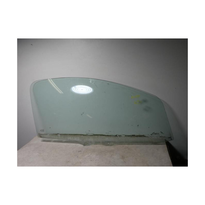 Vitre avant droit PEUGEOT 107 PHASE 1 d’occasion