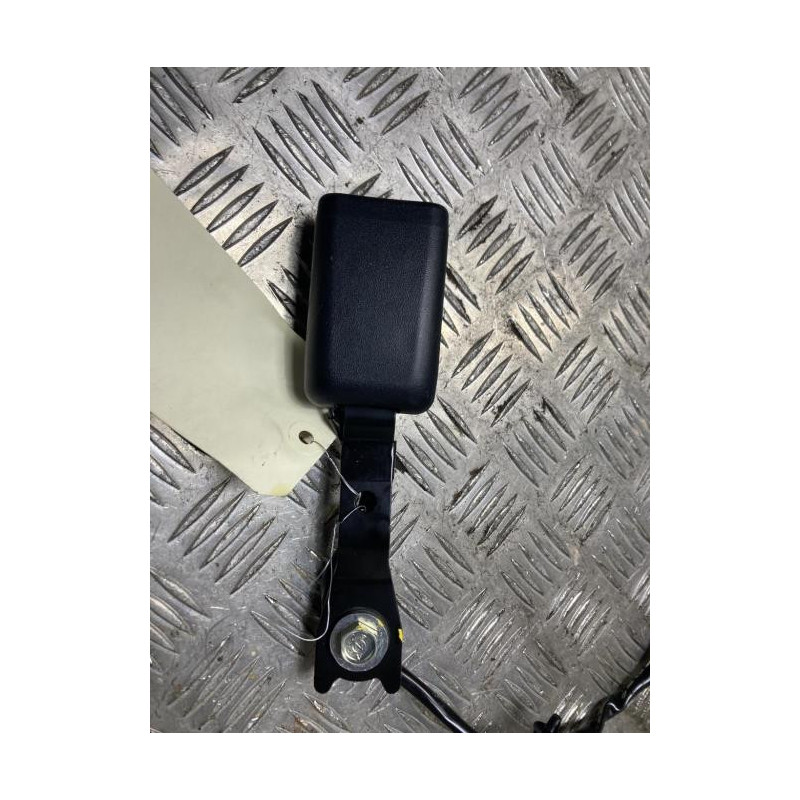 Attache ceinture avant droit MITSUBISHI SPACE STAR 3 PHASE 3 d’occasion