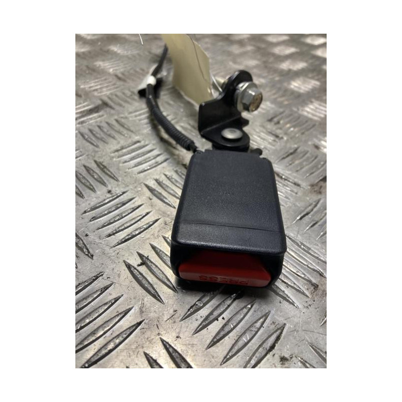 Attache ceinture arriere droit MITSUBISHI SPACE STAR 3 PHASE 3 d’occasion