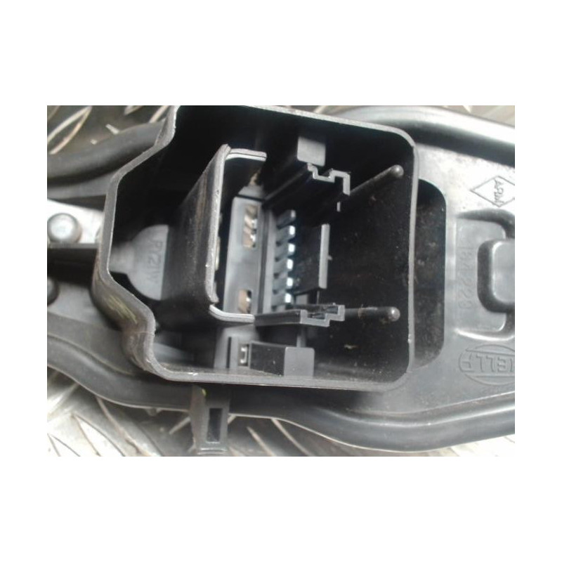 Platine feu arriere gauche RENAULT SCENIC 2 PHASE 2 d’occasion
