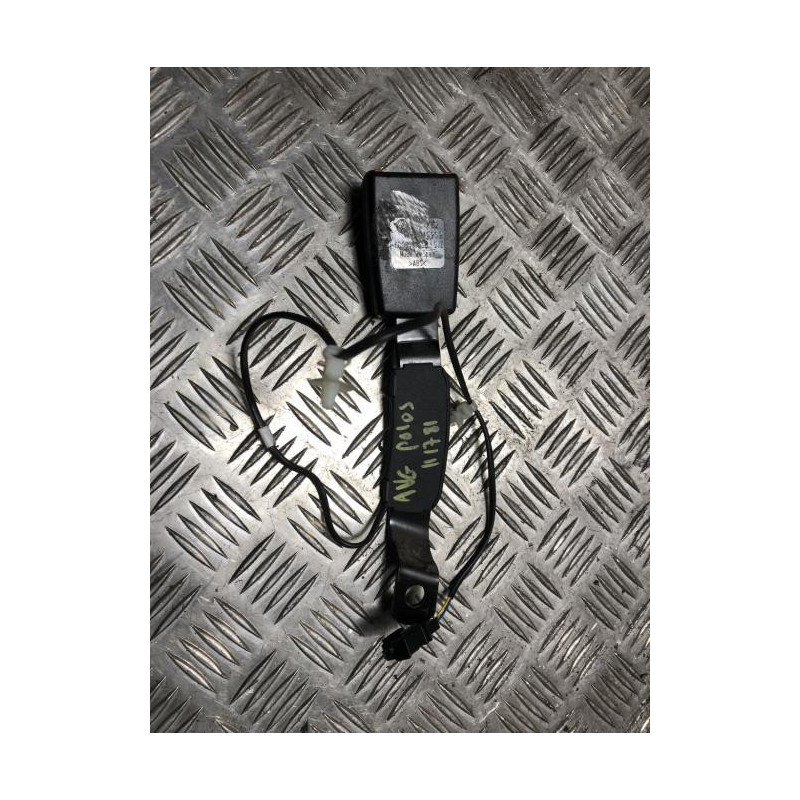 Attache ceinture avant gauche VOLKSWAGEN POLO 5 PHASE 1 d’occasion