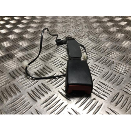 Attache ceinture avant gauche VOLKSWAGEN POLO 5 PHASE 1 d’occasion