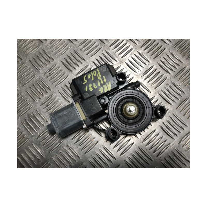 Moteur leve vitre arriere gauche VOLKSWAGEN POLO 5 PHASE 1 d’occasion