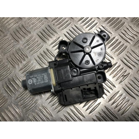 Moteur leve vitre arriere gauche VOLKSWAGEN POLO 5 PHASE 1 d’occasion
