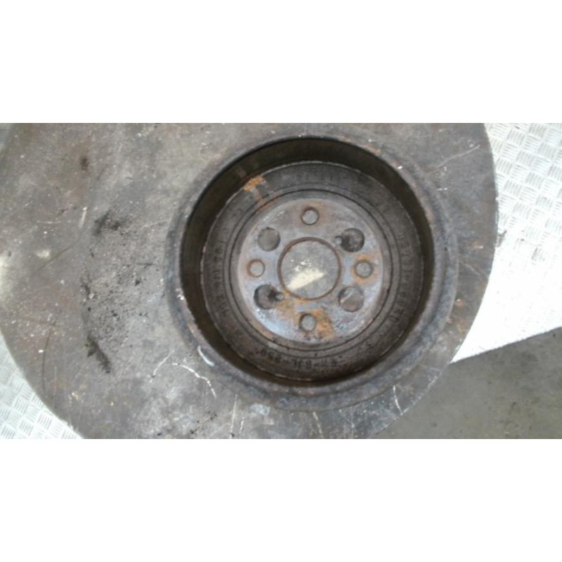Tambour arriere droit TOYOTA YARIS 2 PHASE 2 d’occasion