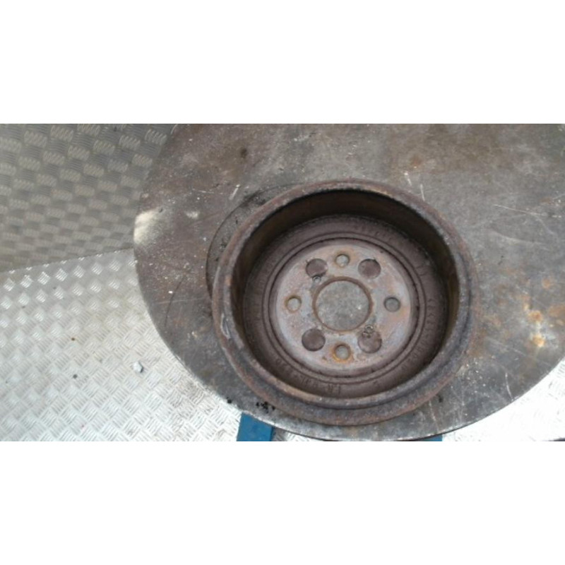 Tambour arriere gauche TOYOTA YARIS 2 PHASE 2 d’occasion