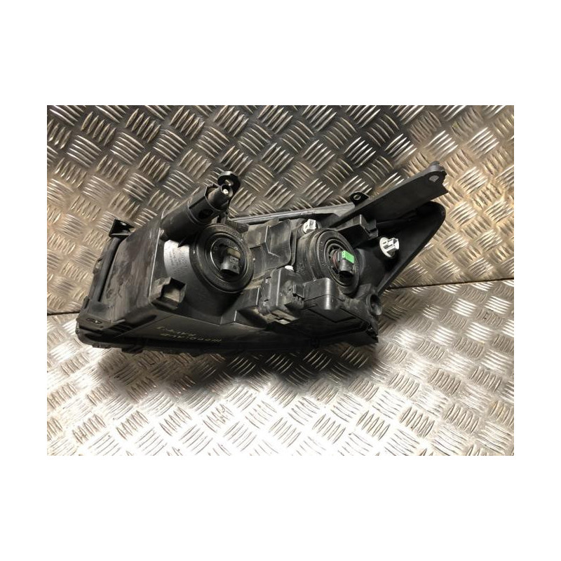 Optique avant principal droit (feux)(phare) TOYOTA RAV4 3 PHASE 1 d’occasion