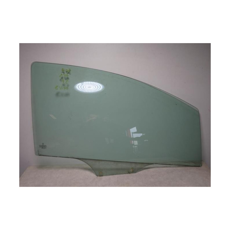 Vitre avant droit PEUGEOT 307 PHASE 2 d’occasion