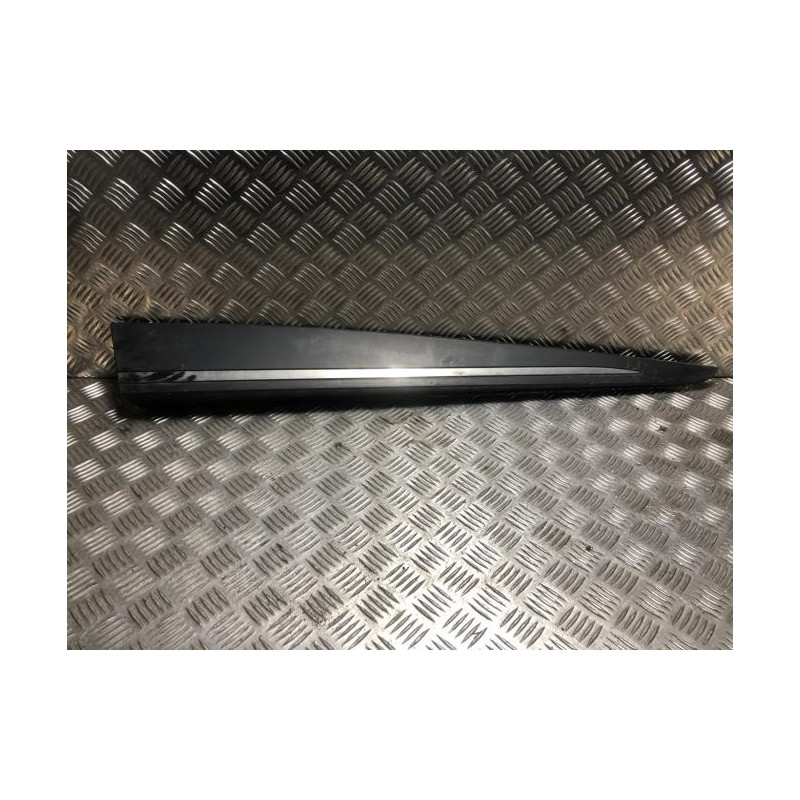 Baguette de porte avant droite Renault CLIO 1.5 ENERGY DCI - 75 d’occasion