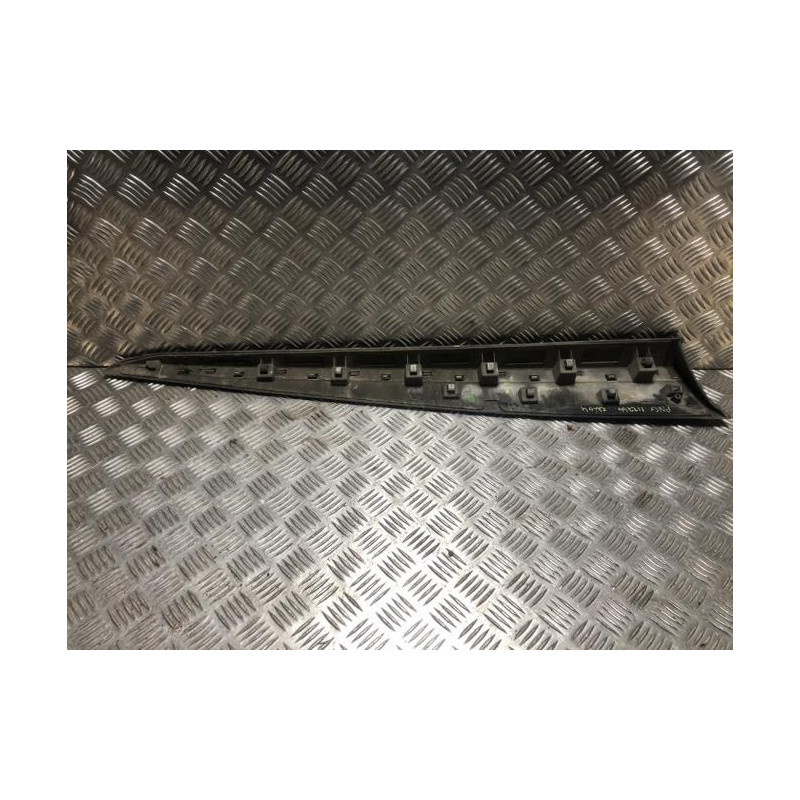 Baguette de porte avant gauche Renault CLIO 1.5 ENERGY DCI - 75 d’occasion