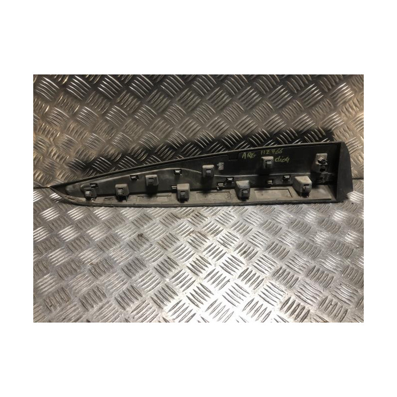 Baguette de porte arriere gauche  Renault CLIO 1.5 ENERGY DCI - 75 d’occasion