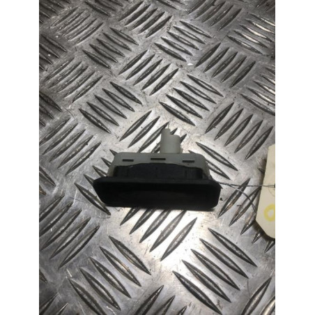Bouton de coffre Renault CLIO 1.5 ENERGY DCI - 75 d’occasion