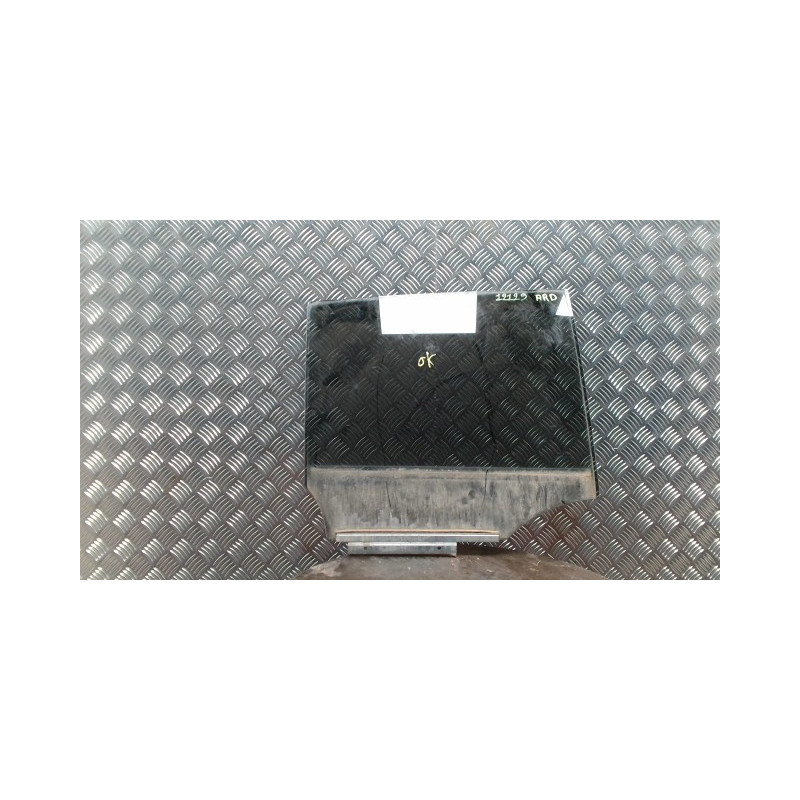 Vitre arriere droit TOYOTA URBAN CRUISER d’occasion