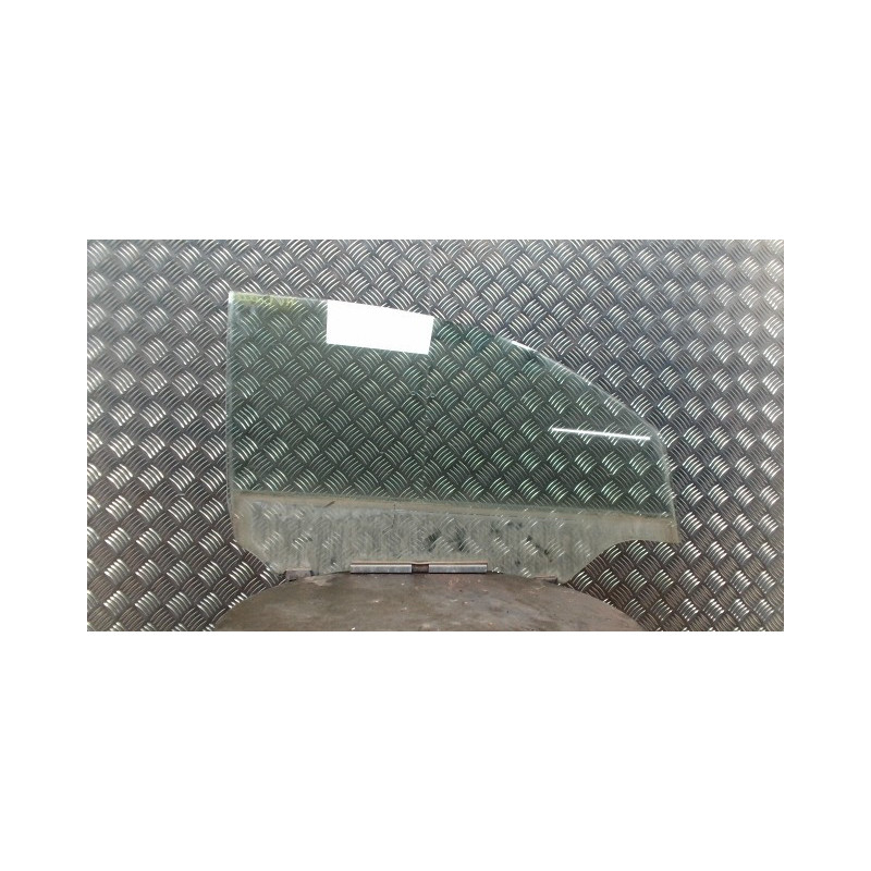 Vitre avant droit TOYOTA URBAN CRUISER d’occasion