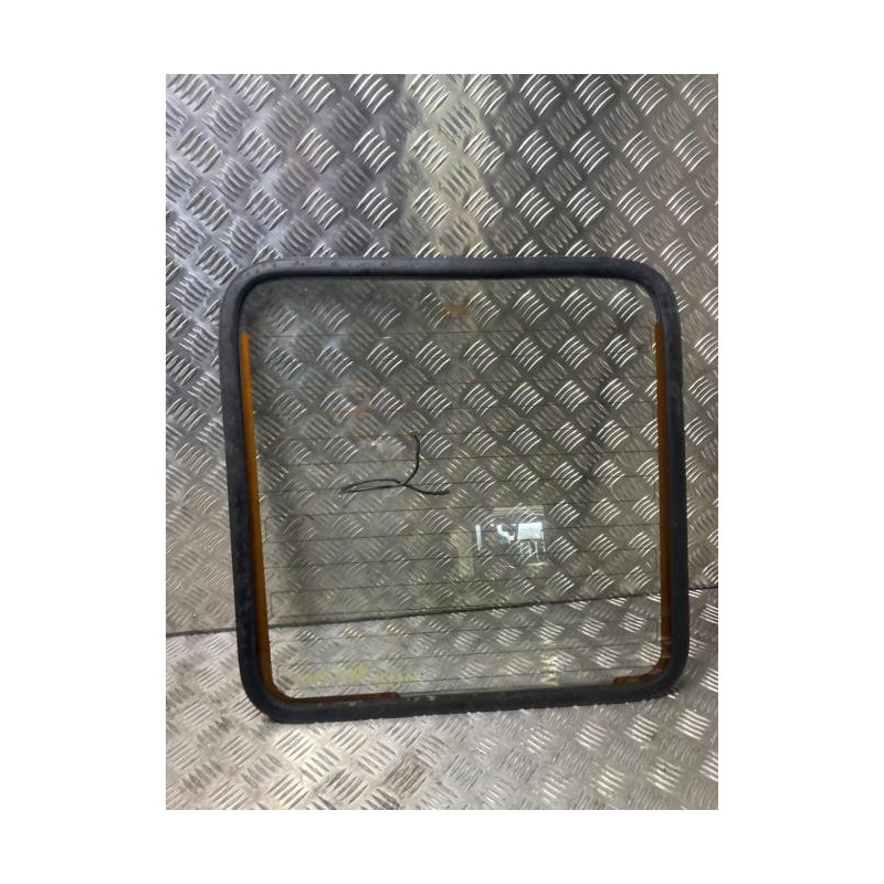 Vitre porte coffre droit RENAULT TRAFIC 1 PHASE 3 d’occasion