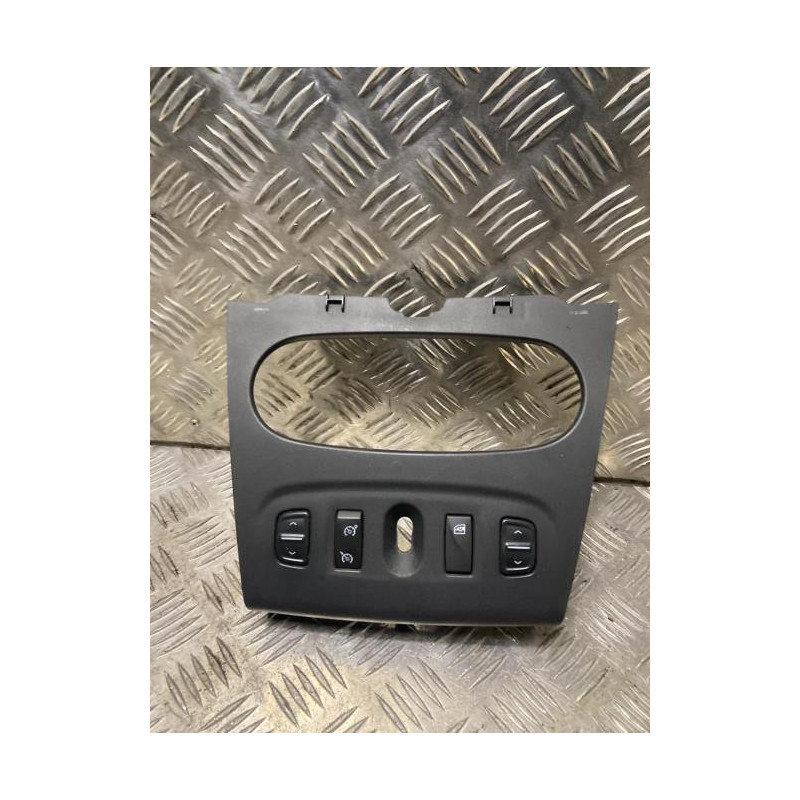 Interrupteur de leve vitre avant gauche DACIA SANDERO 2 PHASE 1 d’occasion