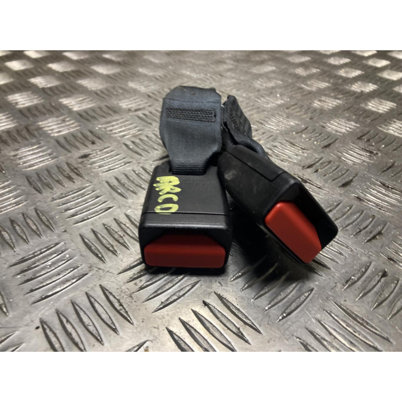 Attache ceinture arriere droit DACIA SANDERO 2 PHASE 1 d’occasion