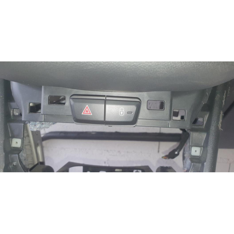 Tableau de bord PEUGEOT 208 1 PHASE 1 d’occasion