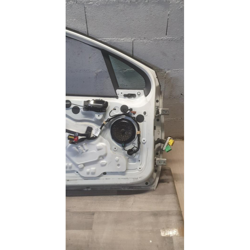 Porte avant gauche PEUGEOT 208 1 PHASE 1 d’occasion
