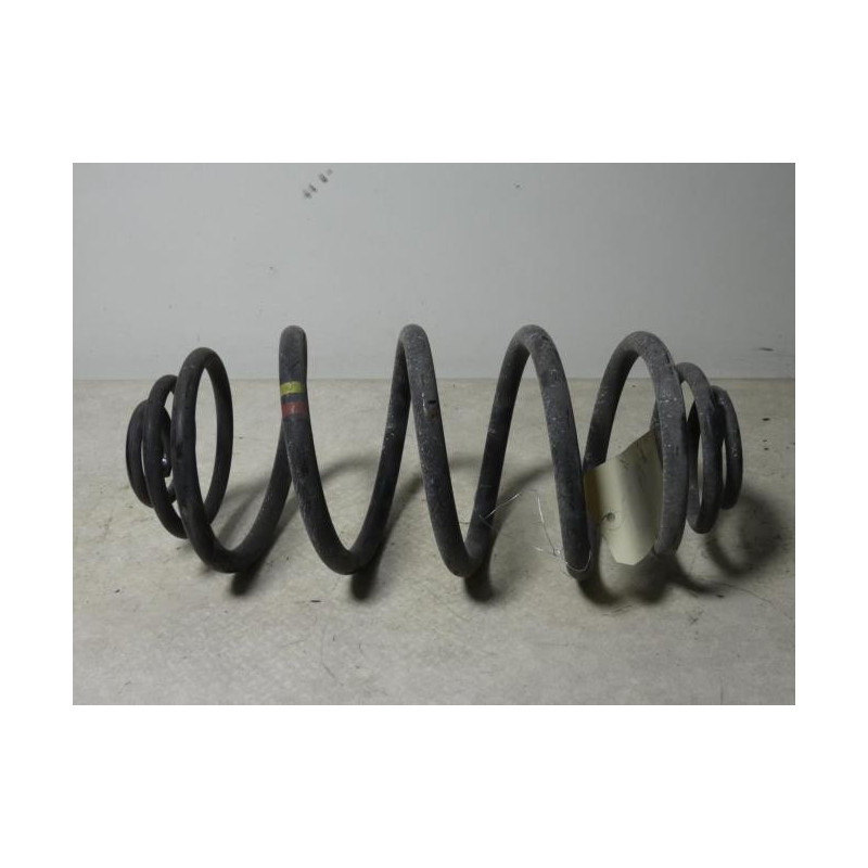 Ressort de suspension arriere droit RENAULT KANGOO 2 PHASE 1 d’occasion