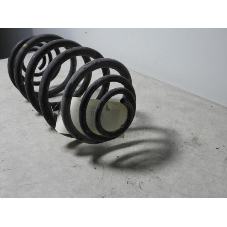 Ressort de suspension arriere droit RENAULT KANGOO 2 PHASE 1 d’occasion