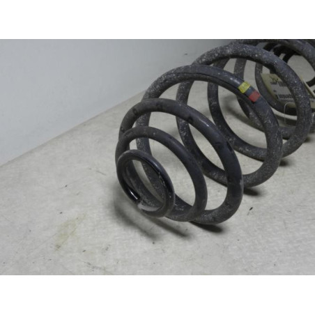 Ressort de suspension arriere droit RENAULT KANGOO 2 PHASE 1 d’occasion