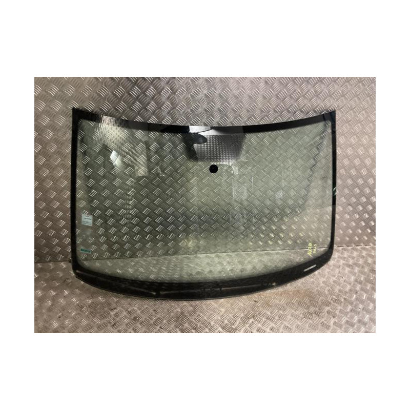 Pare brise VOLKSWAGEN POLO 5 PHASE 1 d’occasion