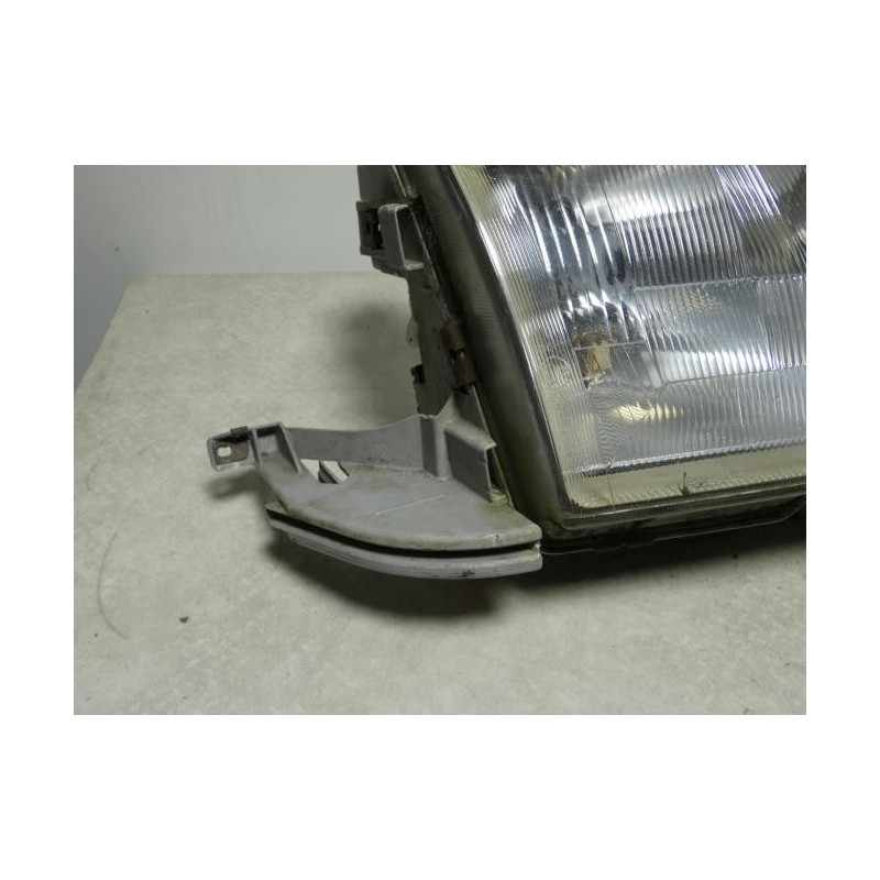 Optique avant principal droit (feux)(phare) MERCEDES  d’occasion