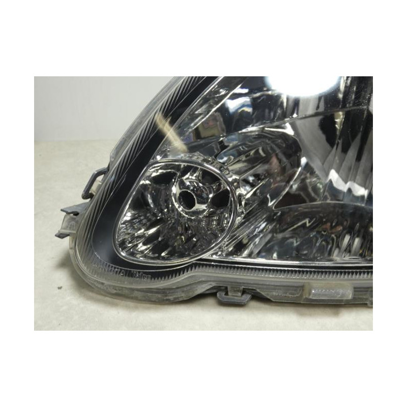 Optique avant principal gauche (feux)(phare) TOYOTA YARIS 1 PHASE 2 d’occasion