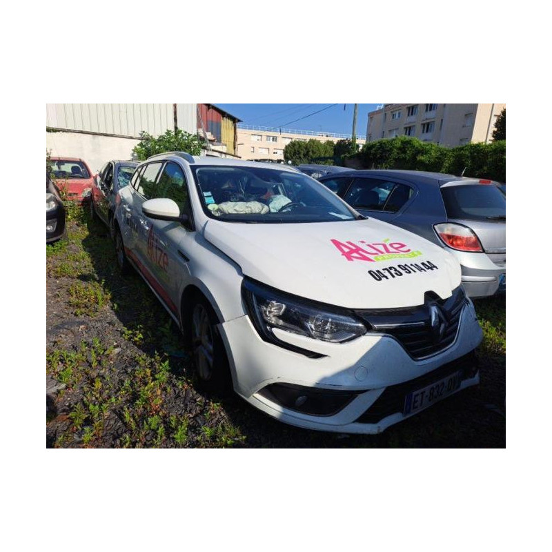Feu arriere stop central RENAULT MEGANE 4 PHASE 1 BREAK d’occasion