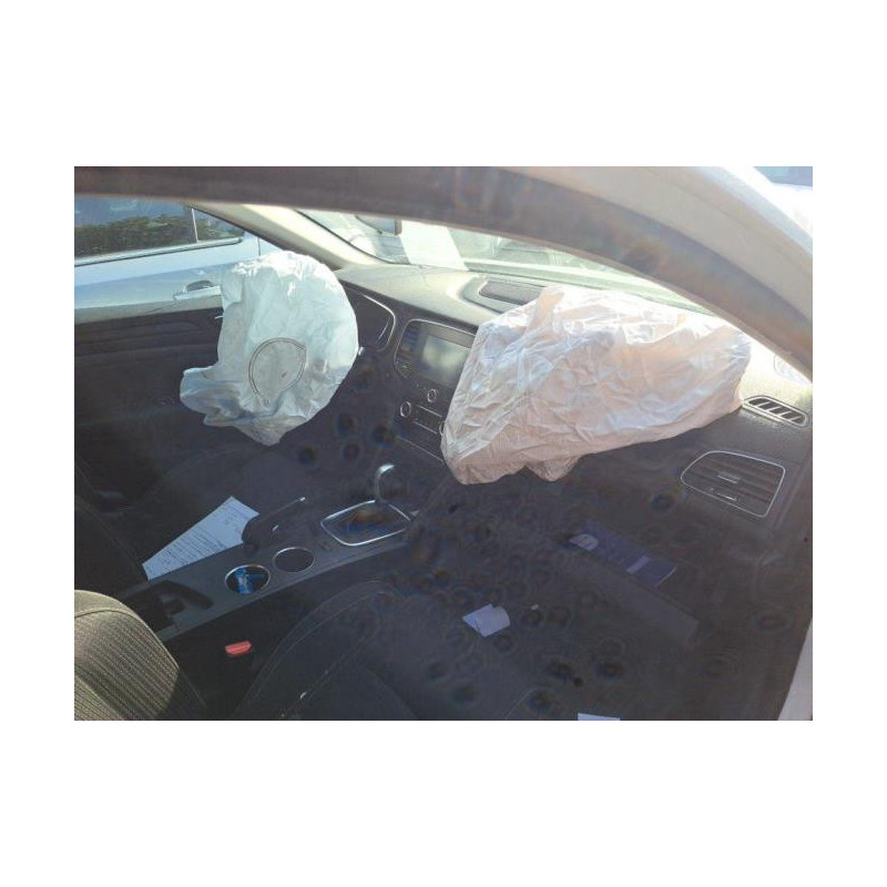Feu arriere stop central RENAULT MEGANE 4 PHASE 1 BREAK d’occasion