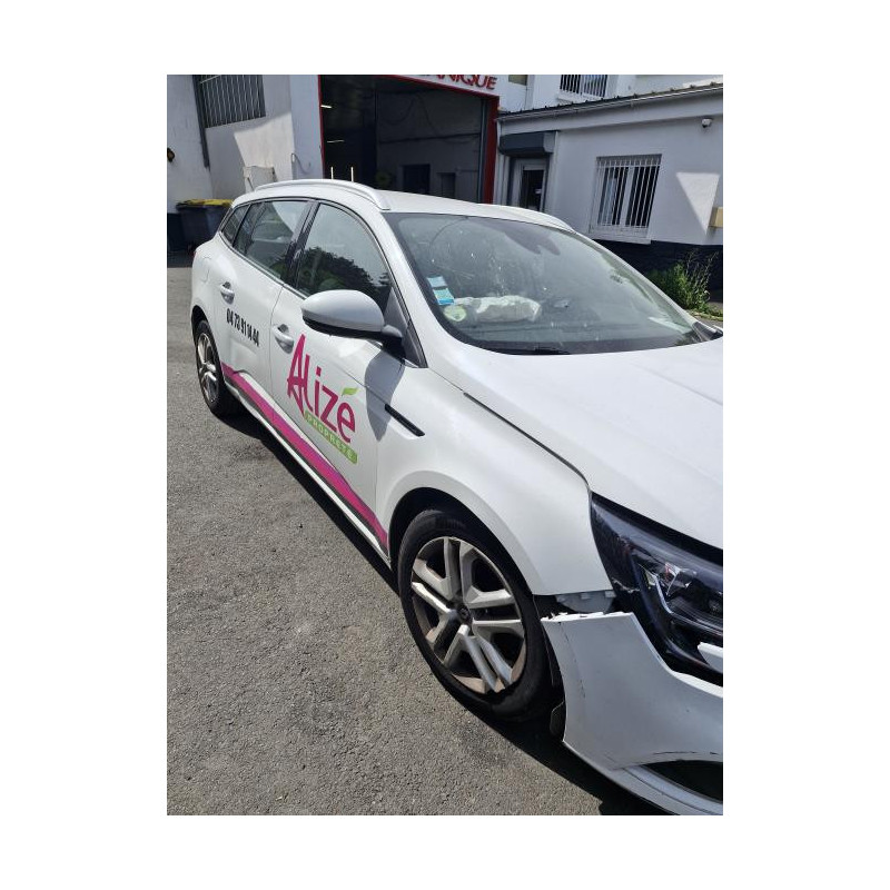 Feu arriere stop central RENAULT MEGANE 4 PHASE 1 BREAK d’occasion