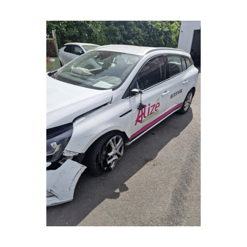 Feu arriere stop central RENAULT MEGANE 4 PHASE 1 BREAK d’occasion
